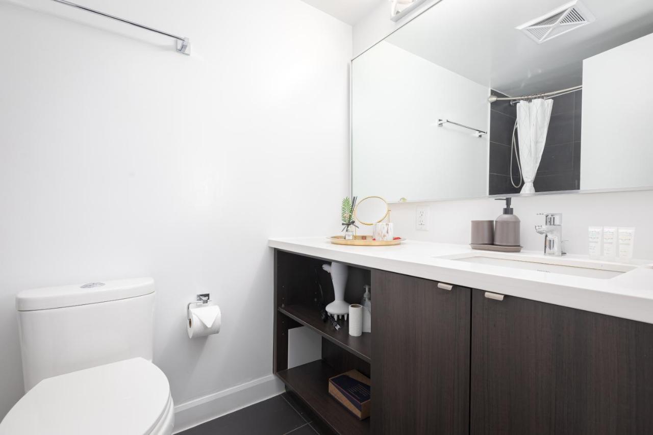 Luxury 2-Bedroom Apartment In Yorkville With The Best City View In Downtown Toronto Exterior foto