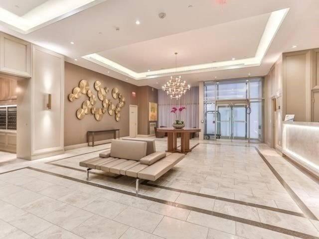 Luxury 2-Bedroom Apartment In Yorkville With The Best City View In Downtown Toronto Exterior foto