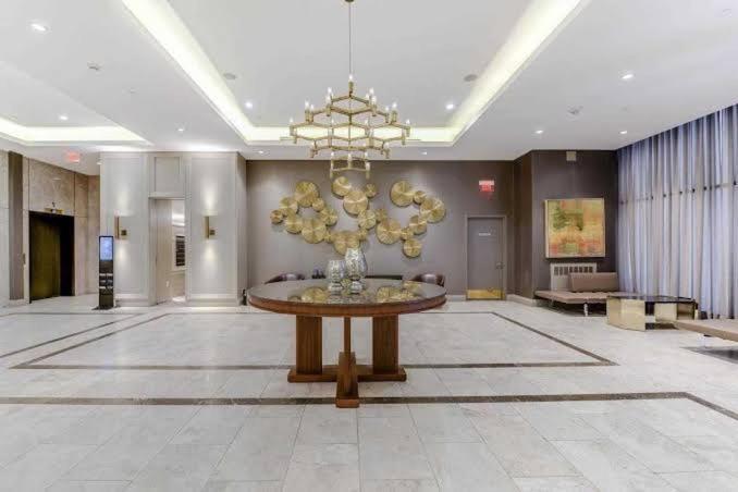Luxury 2-Bedroom Apartment In Yorkville With The Best City View In Downtown Toronto Exterior foto