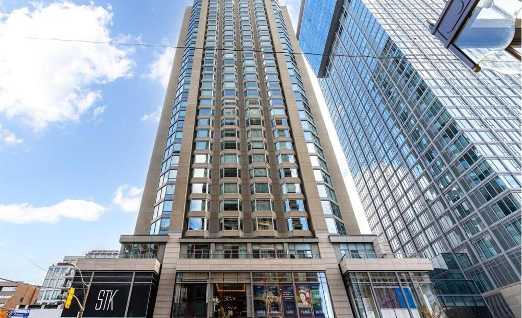 Luxury 2-Bedroom Apartment In Yorkville With The Best City View In Downtown Toronto Exterior foto